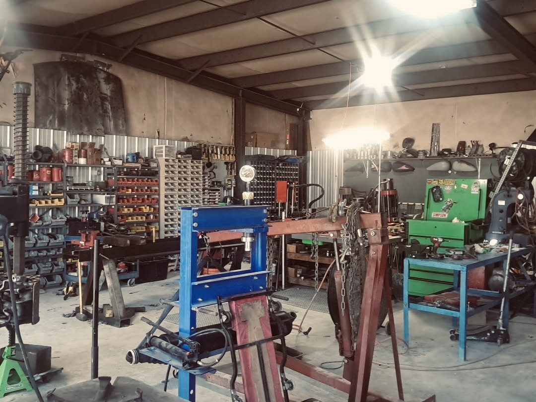 Inside Western Skies Hose & Hydraulics